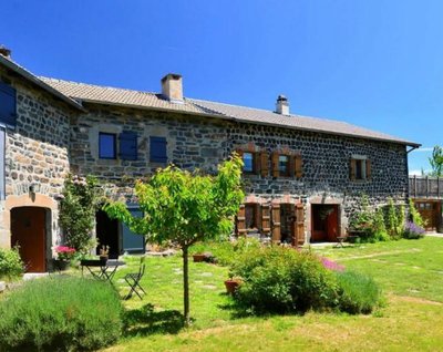 ancienne ferme à la campagne