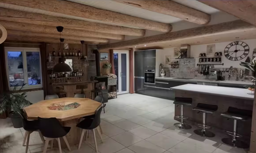 Le refuge du Mont Mézenc_Les Estables